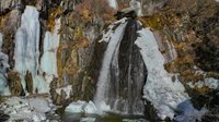 Водопад Корбу сбросил ледяные оковы