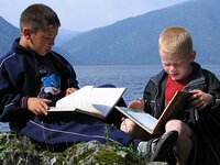 Читальный зал Алтын-Кёля или открытый конкурс на лучшую книжную полку Телецкого озера  – объекта всемирного природного наследия ЮНЕСКО